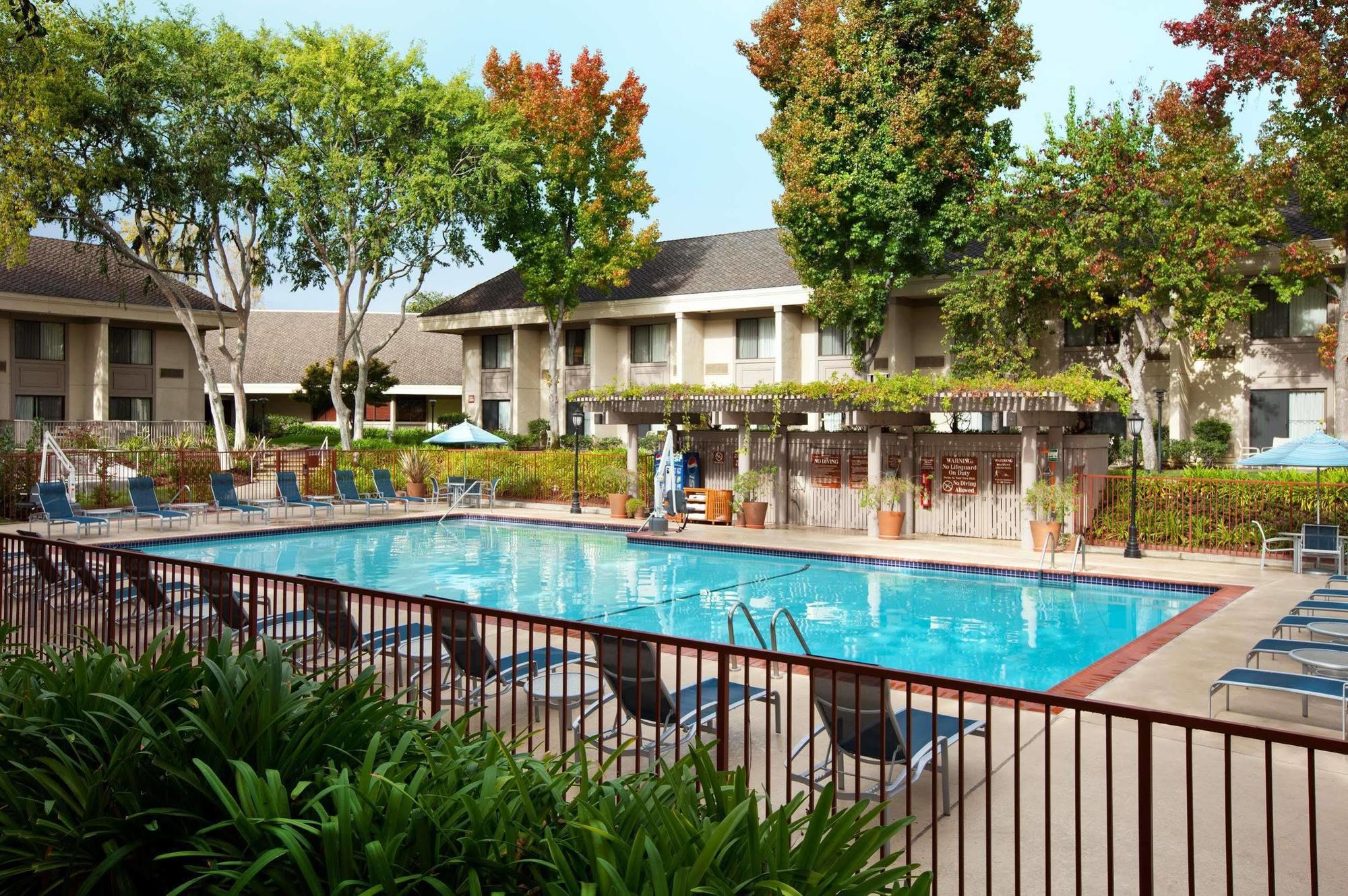 Hotel Mathilda Sunnyvale Bagian luar foto